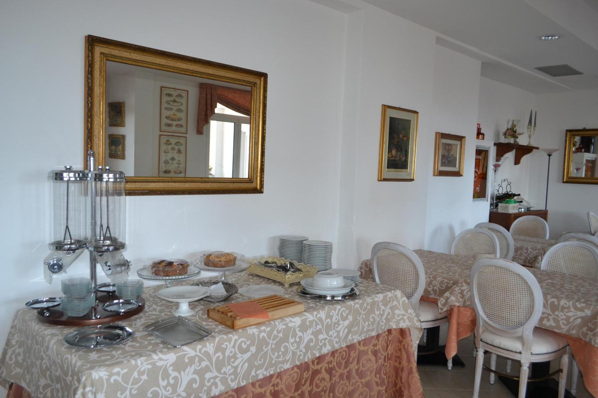 Hotel Noris Finale Ligure Bagian luar foto